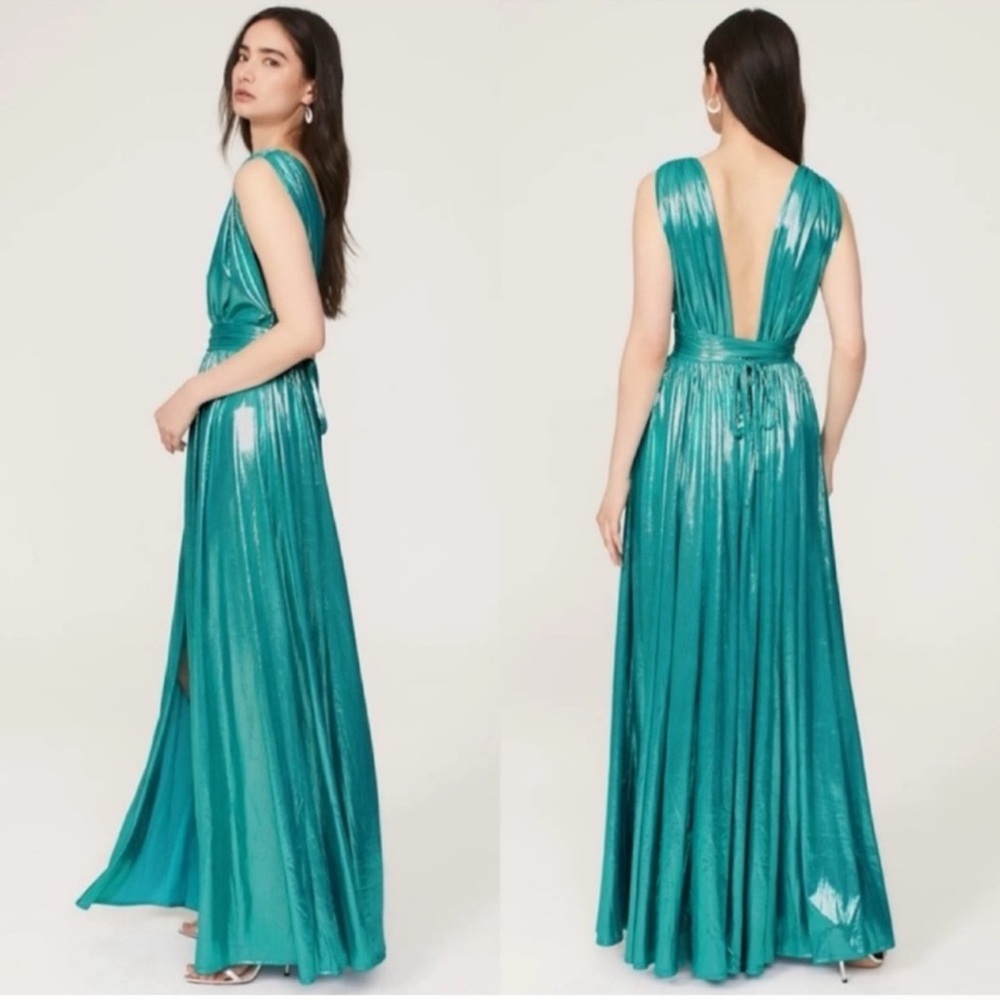 Bronx and Banco Romi Metallic Gown, RTR - Picture 5 of 13